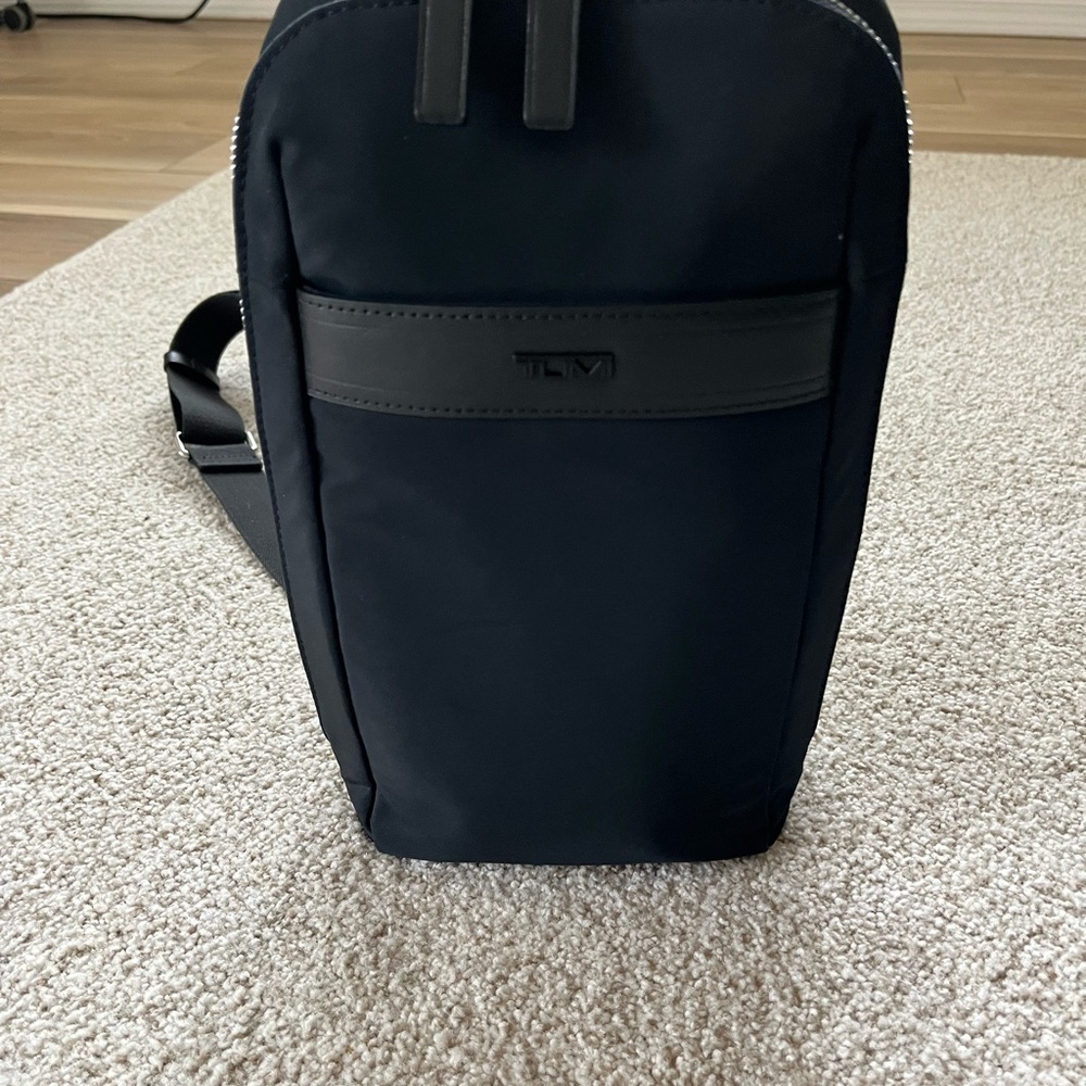 Tumi Ridgeview Sling Bag with Durable Fabric and Minimalist Design